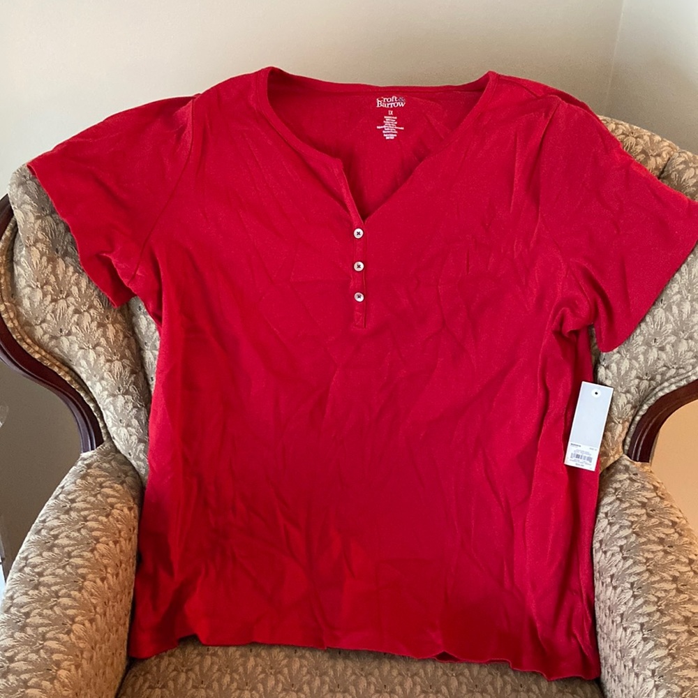 Women’s, one X, croft and barrow top.